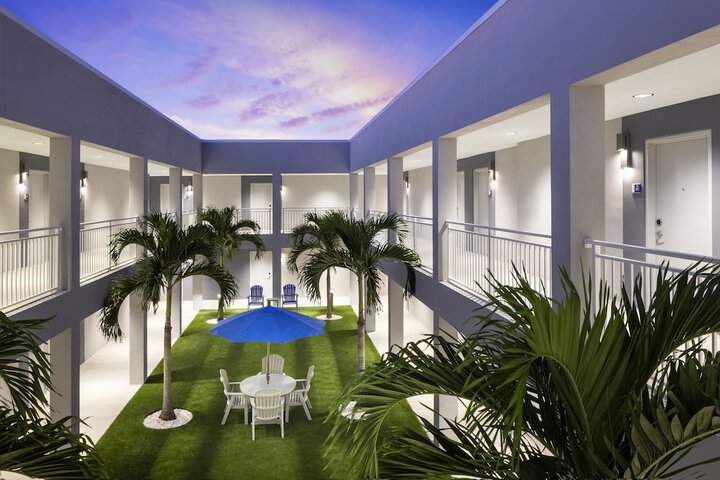Hotel Exterior 22 of 22