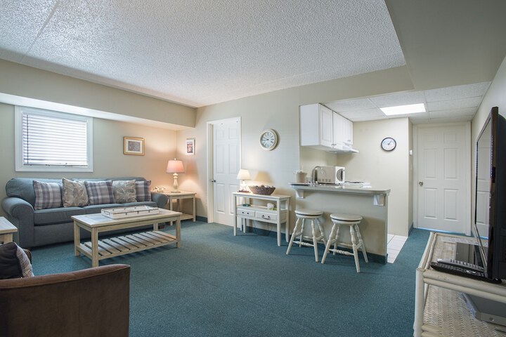 Biscayne Suites