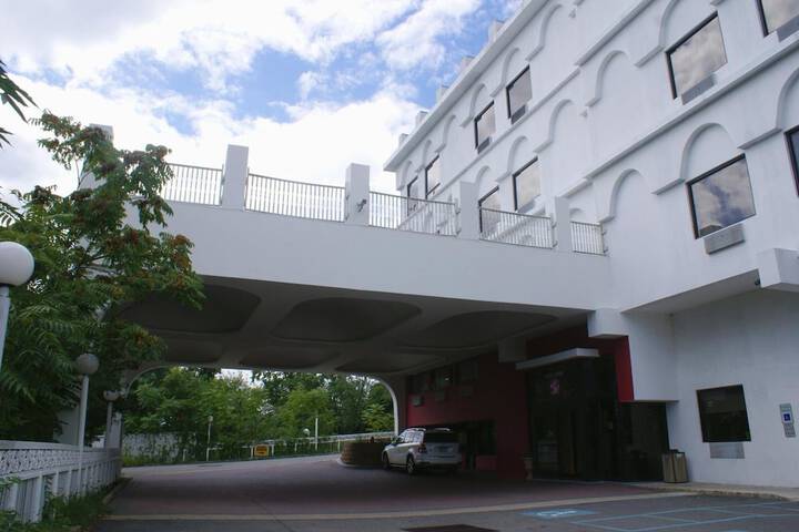 Hotel 3 of 34