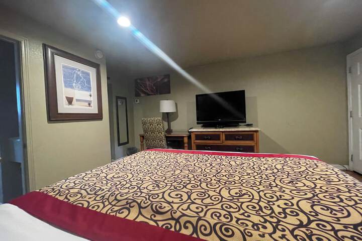 Room 34 of 41