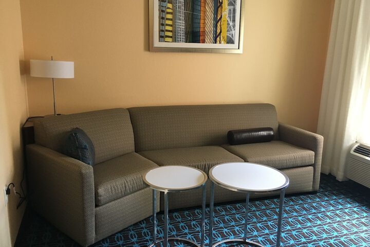 Room 60 of 76