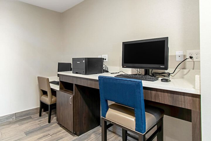 Business Center 38 of 38