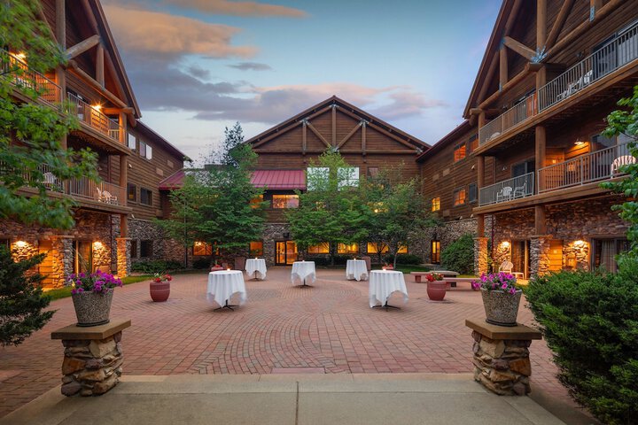 Hotel Exterior 42 of 42