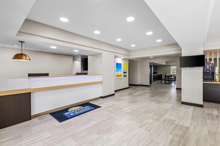 Days Inn & Suites by Wyndham Union City