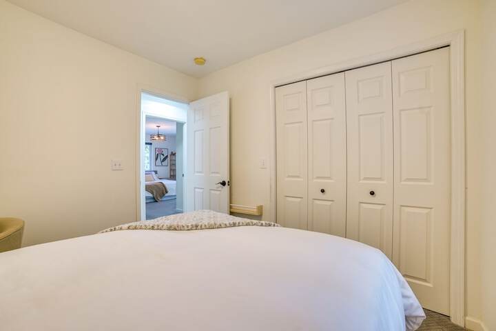 Issaquah Retreat Near Lake Sammamish State Park!