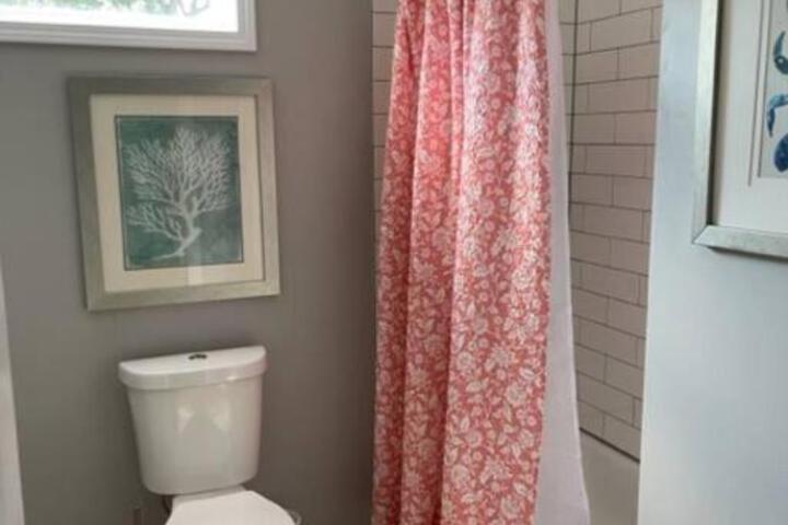 Birdie Mae - 2 bedroom House in DT Hamilton