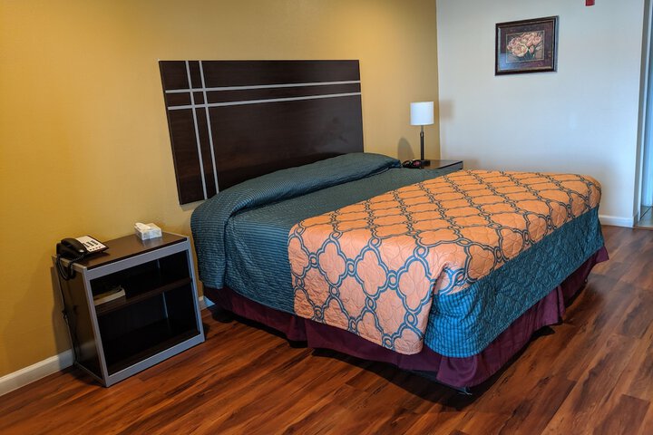 Room 15 of 22