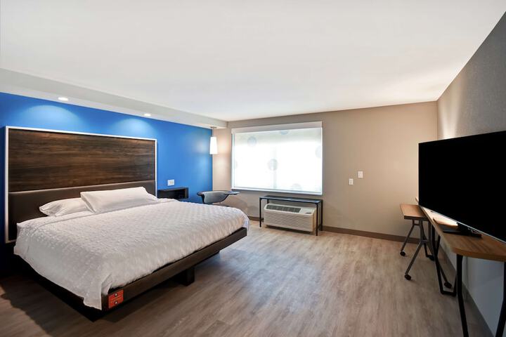 Room 30 of 69