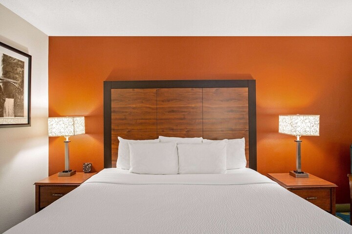 Room 18 of 30