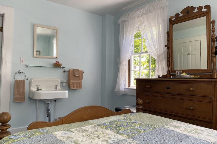 Room 42 of 60