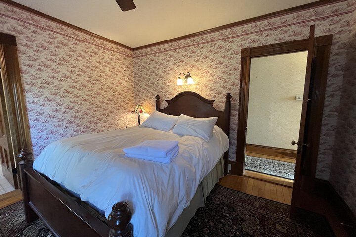 Room 10 of 22