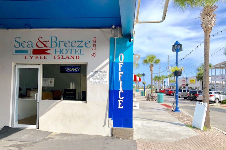 Sea & Breeze Hotel And Condo