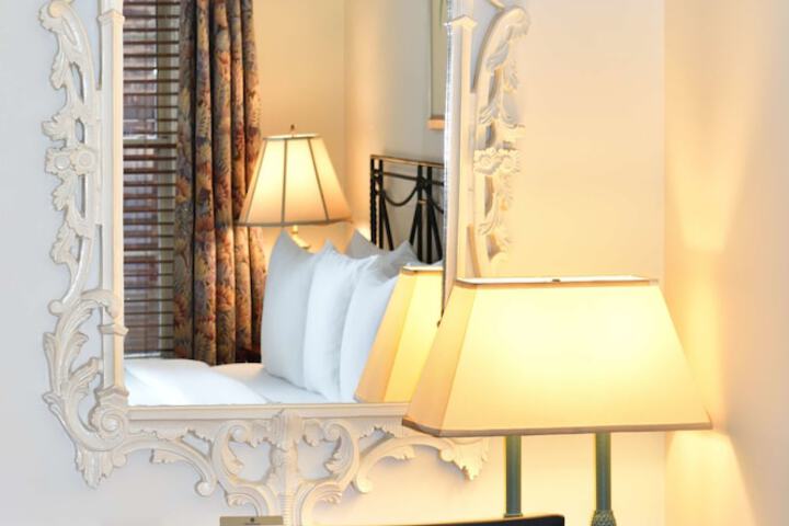 Hotel Lombardy