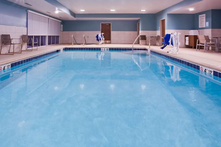 Holiday Inn Express & Suites Des Moines Downtown by IHG