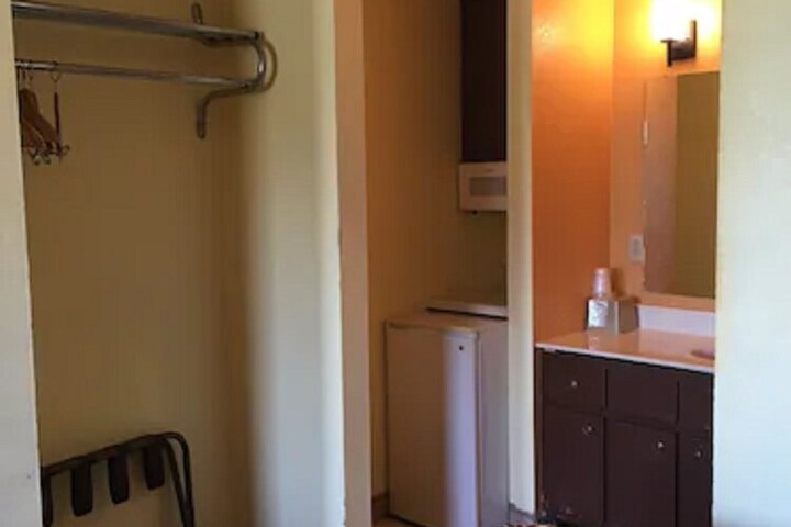 Regency Inn & Suites
