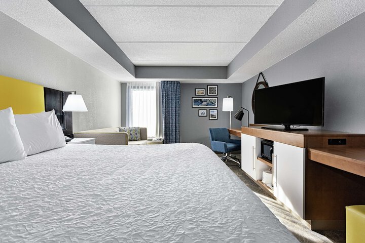 Room 11 of 33