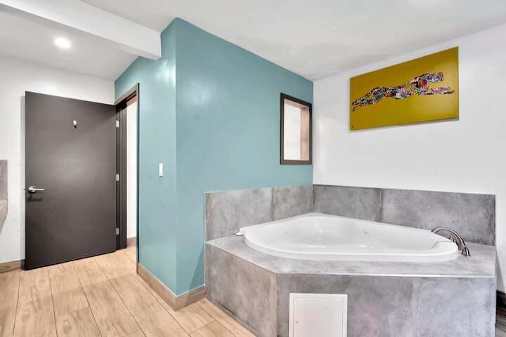 Room 16 of 30