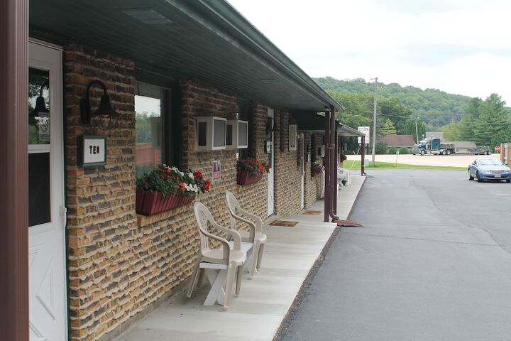 Hotel 5 of 34