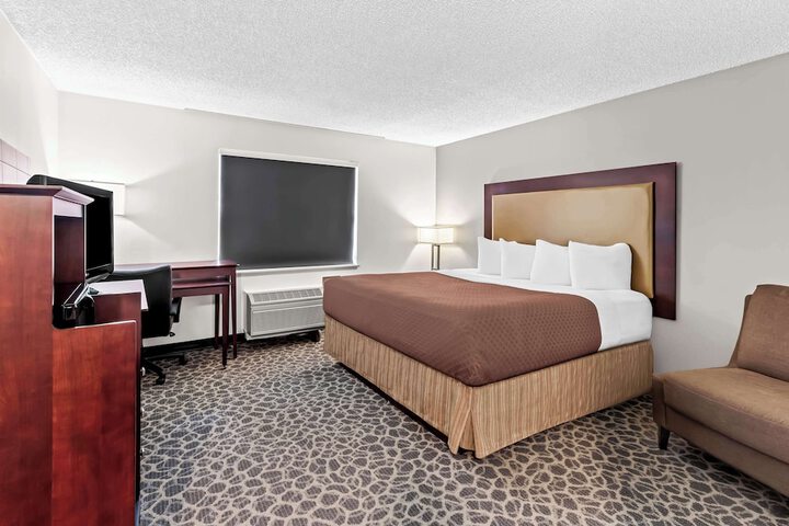 Room 14 of 36