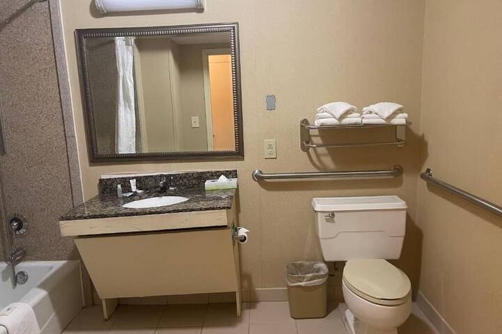 Room 18 of 36
