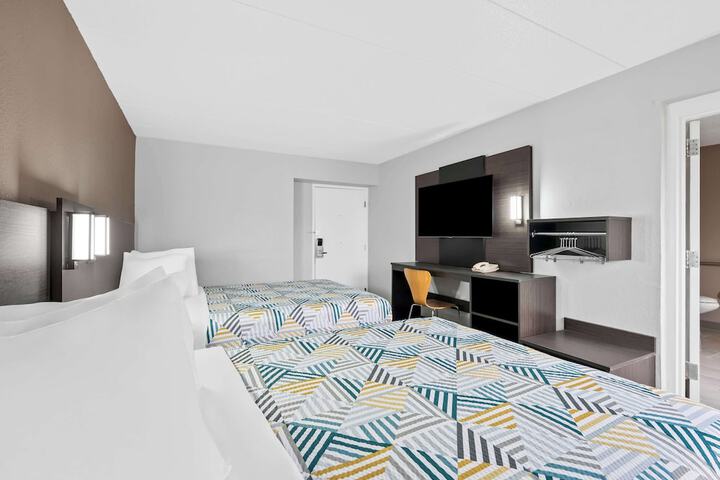 Room 15 of 28