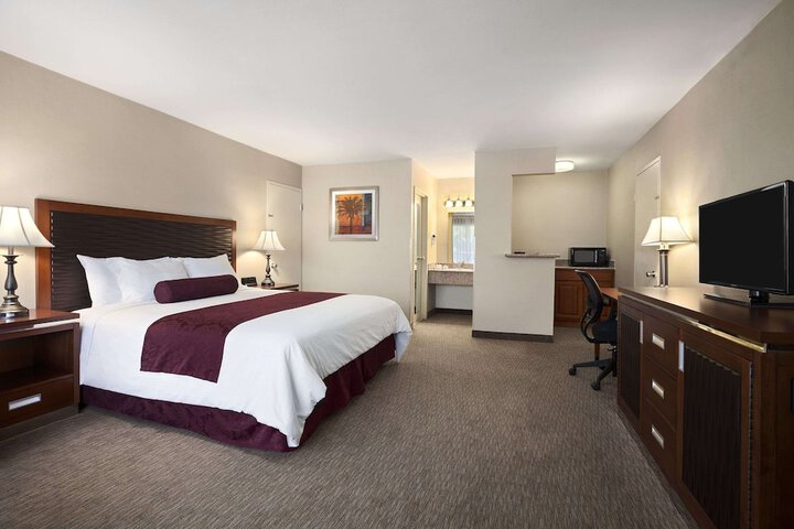 Room 10 of 21