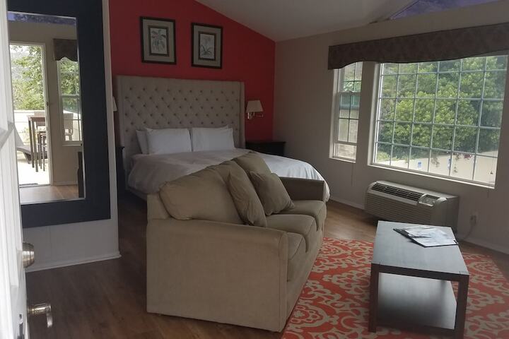 Room 37 of 59