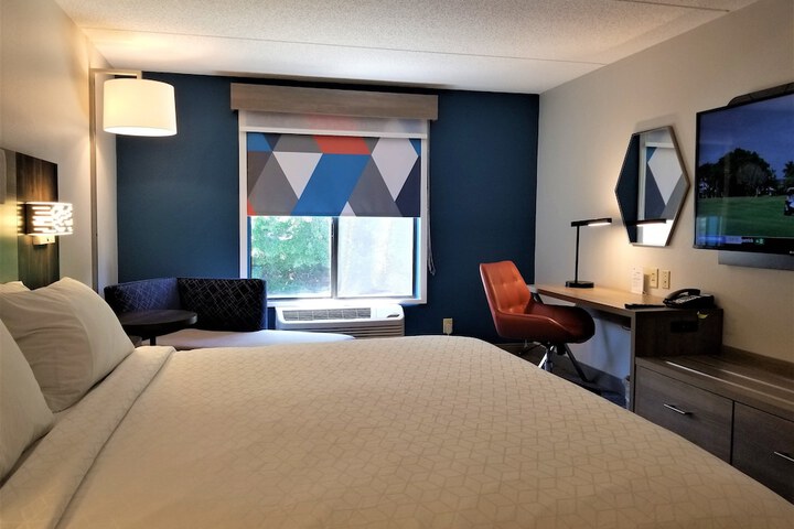 Room 21 of 46