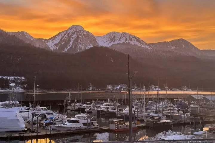 Breakwater Inn