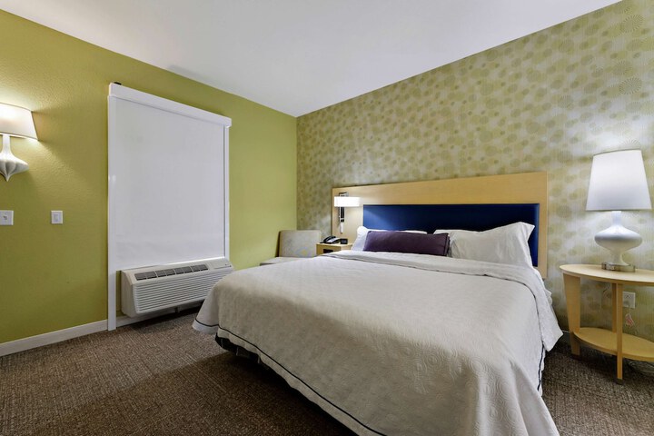 Room 42 of 71