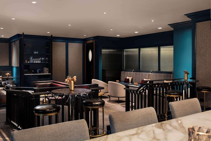 Lounge 168 of 213