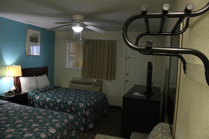 Room 32 of 54