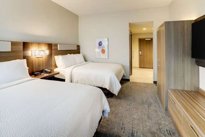 Room 34 of 48