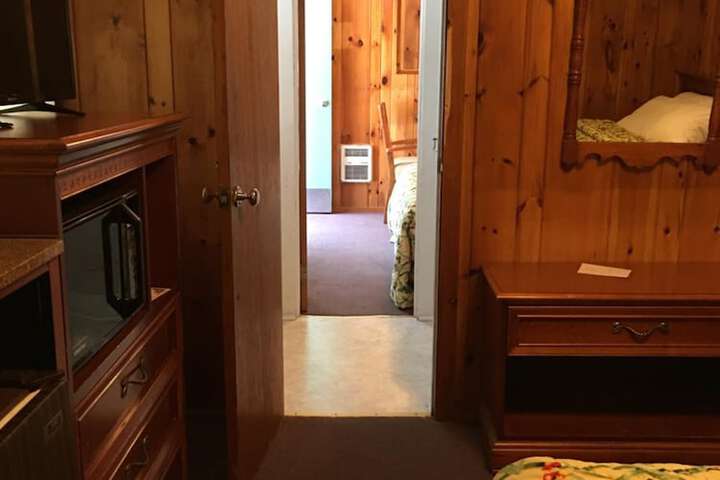 Room 33 of 54