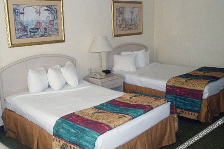 Clarion Hotel