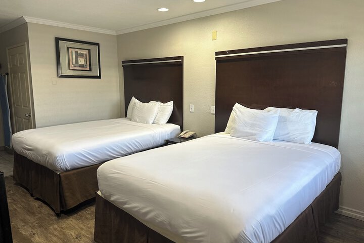 Room 12 of 33