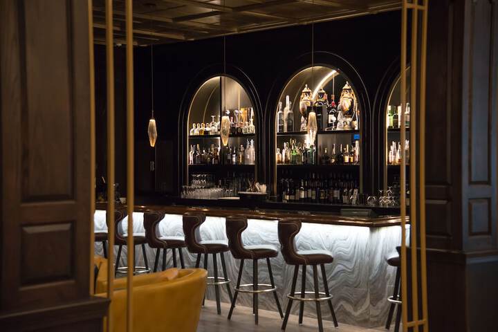 Lounge 56 of 75