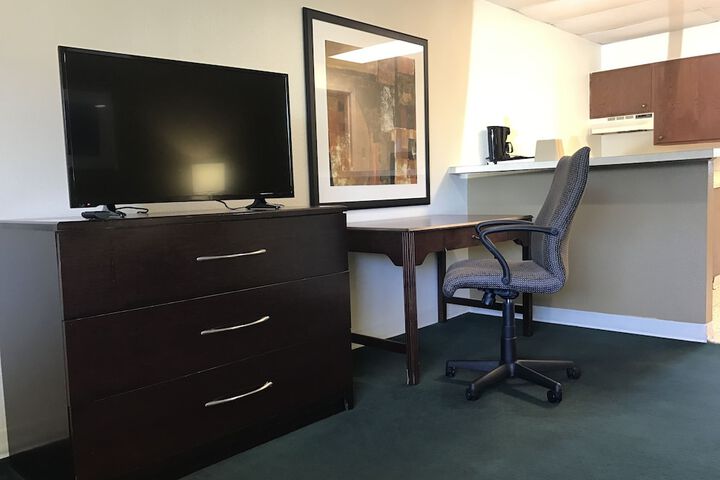 Room 17 of 18