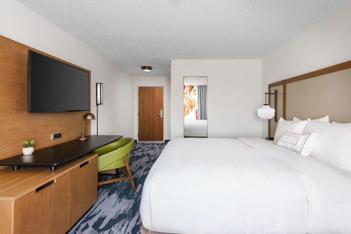 Room 19 of 28