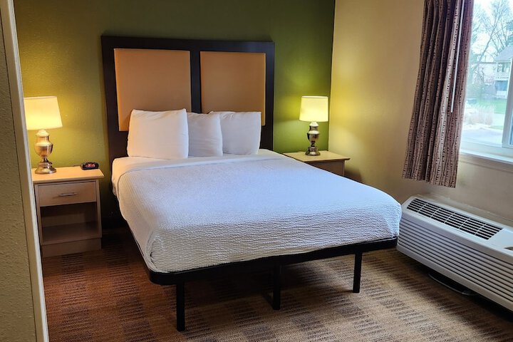 Room 9 of 20