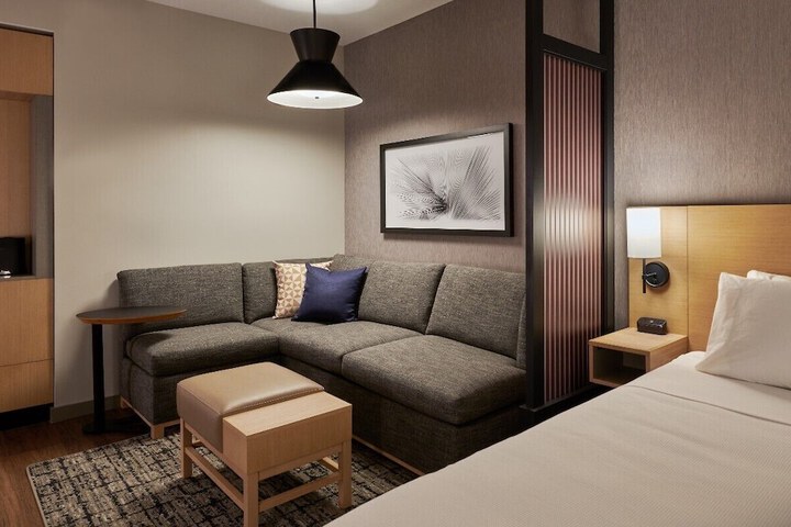 Room 18 of 34