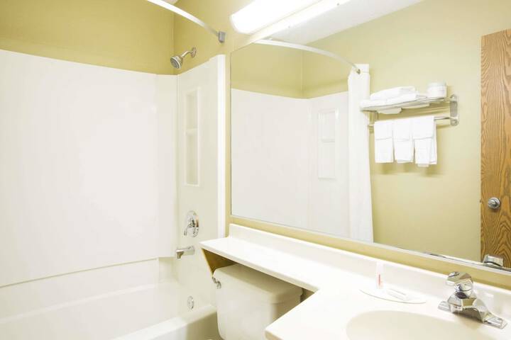 Room 7 of 13