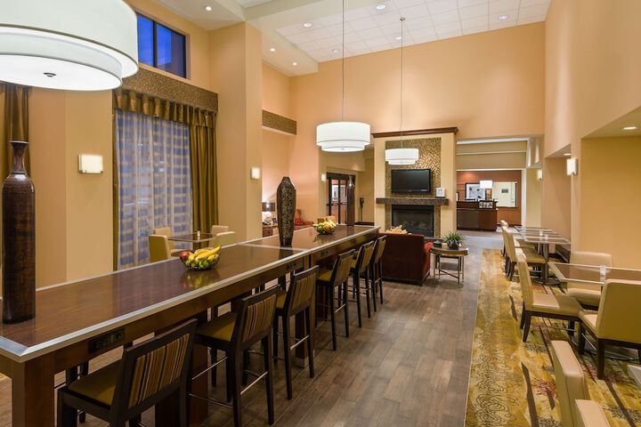 Hampton Inn & Suites Peoria at Grand Prairie IL