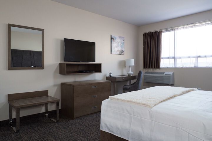 Room 8 of 16