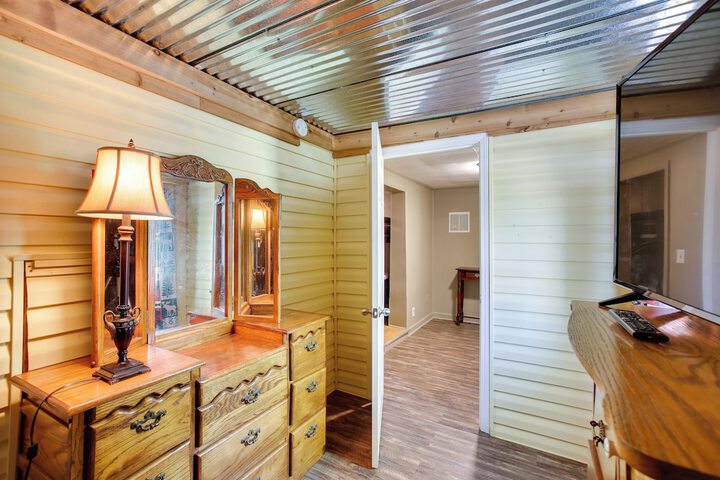 Burkesville Vacation Rental - 5 Mi to the Lake!