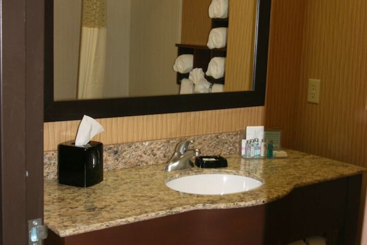 Hampton Inn & Suites Peru
