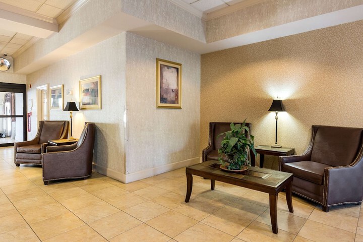 Hotel Interior 6 of 38
