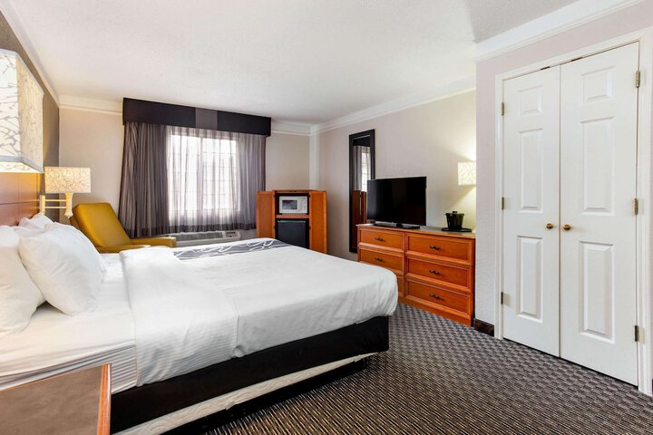 Room 21 of 52