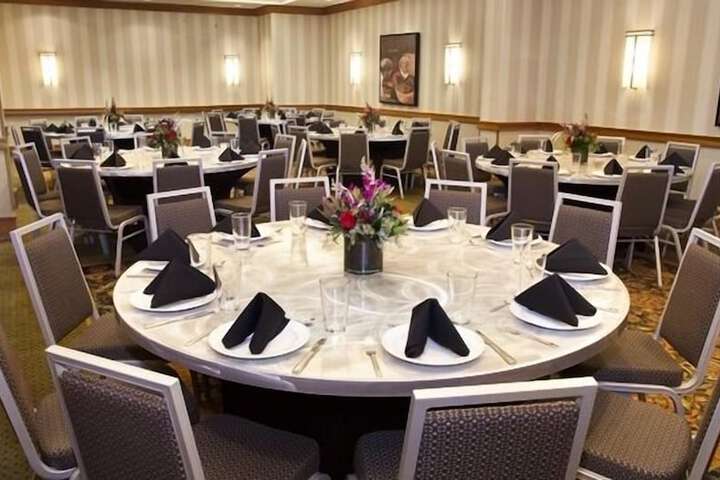 Ballroom/Hall 48 of 52