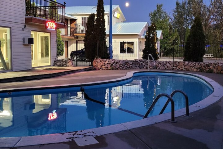 Cache Creek Inn